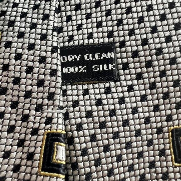 GIANNI VERSACE Necktie Mens 100% Silk Geometric 3.5” Hand Made in Spain Vintage - Picture 5 of 10